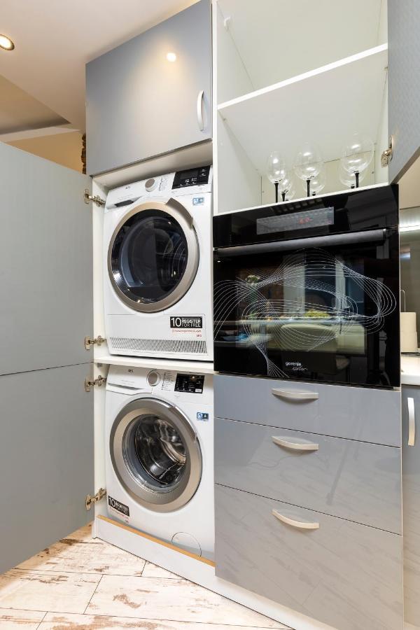 Modern 1Bd Flat With A Parking Near The City Centre By Flat Mаnager プロヴディフ エクステリア 写真